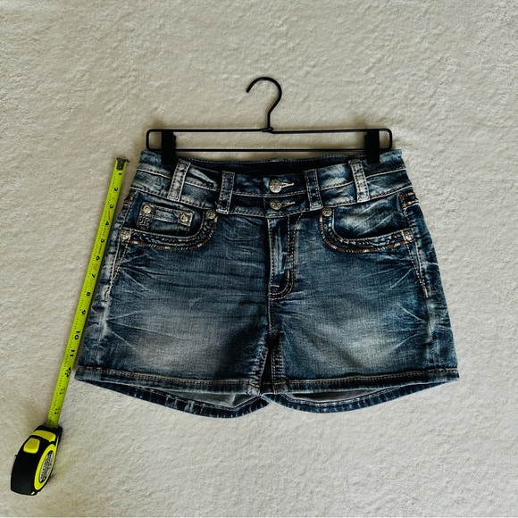 MISS ME Y2K Jean Shorts Size: 28 - Embellished Fleur-de-Lis Original Y2K Vintage - Picture 12 of 14